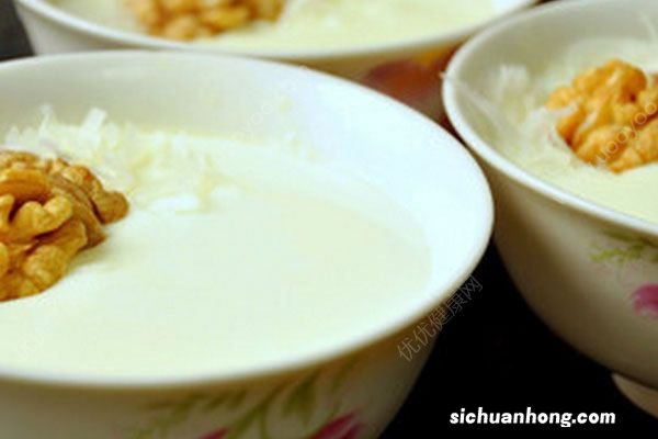 双皮奶爆炸怎么回事?女子因此毁容