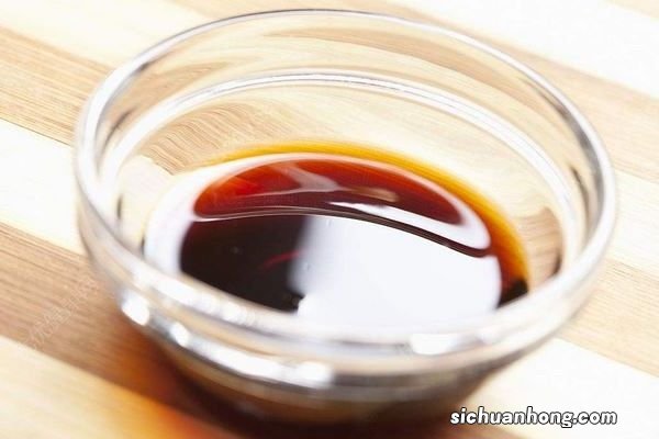 炒菜该怎么放酱油？关于酱油的一些小知识