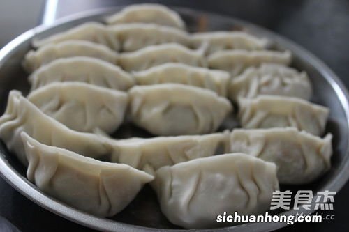 香菇芹菜饺子馅的做法