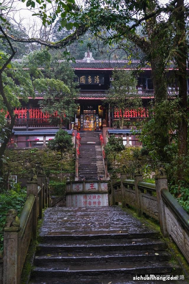 冬游峨眉,踏进“雾凇”织就的绝美仙境