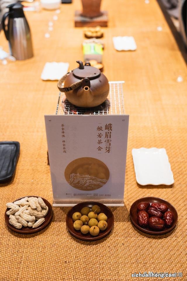 冬游峨眉,踏进“雾凇”织就的绝美仙境