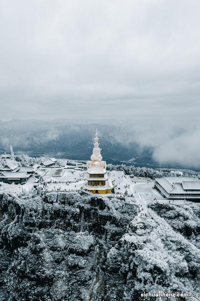 冬游峨眉,踏进“雾凇”织就的绝美仙境