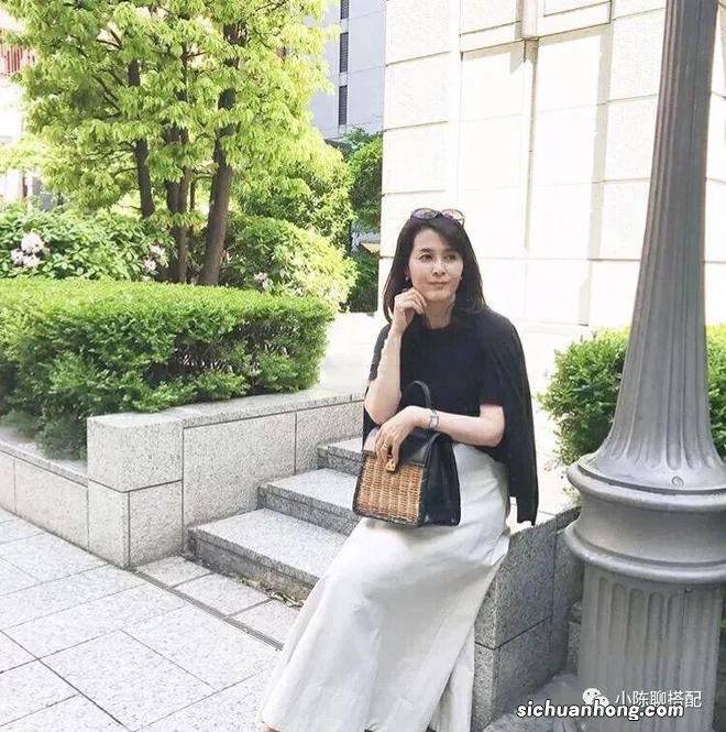 看了日本主妇的穿搭，才明白：不扮嫩、不花哨，优雅到骨子里