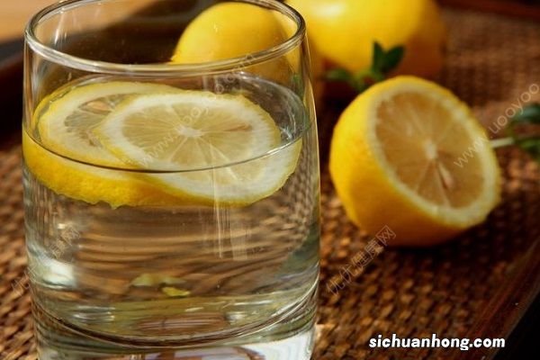 常喝柠檬水有哪些益处?柠檬水的养生功效竟有这么多