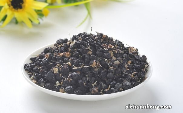 黑枸杞可以和红茶一起泡吗？黑枸杞和红茶泡水的好处？