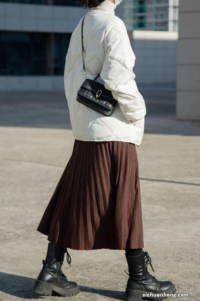 少了这条“温柔天花板”裙子,根本没法过冬天