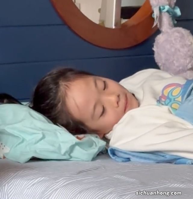 杨威老婆分享全家抗阳经历，女儿高烧加呕吐最严重，连药都喂不进