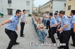 看守所的犯人每天做什么