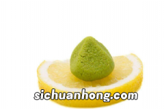 可乐加薄荷糖为什么会喷出来？这种有趣的现象揭秘！