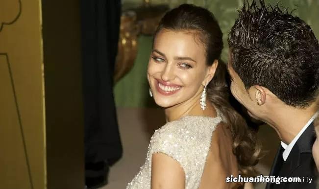 体坛意难平No.1!30岁怀孕登上维密秀的她,让C罗爱了5年…