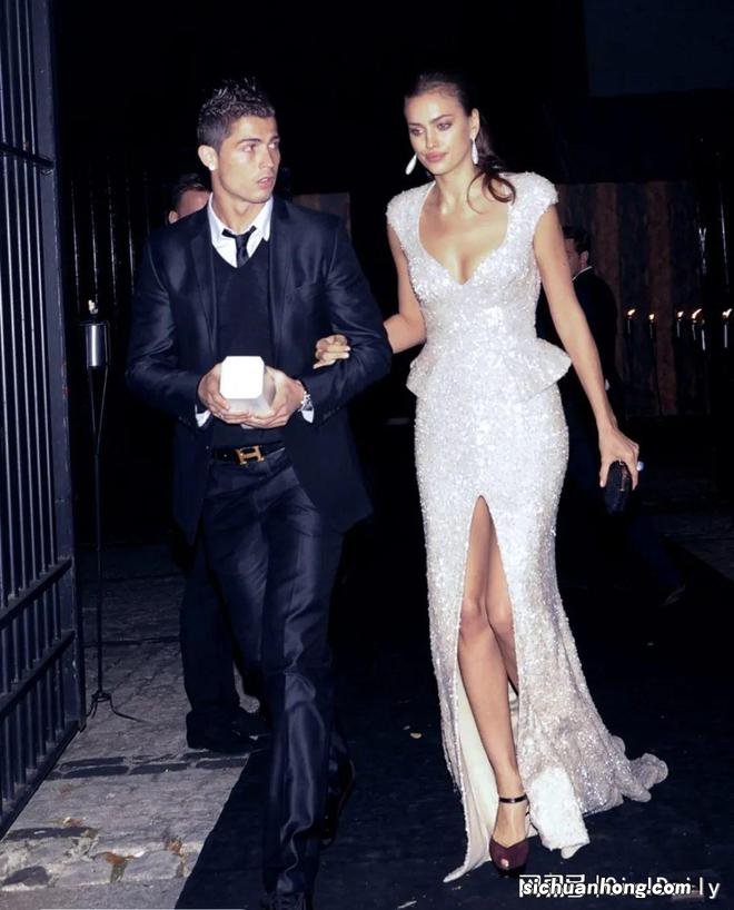 体坛意难平No.1!30岁怀孕登上维密秀的她,让C罗爱了5年…