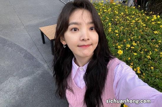 恋情曝光?秦岚魏大勋同回酒店 挽手出行好甜蜜