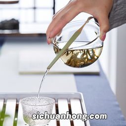 怎么把茶叶从茶饼上取下