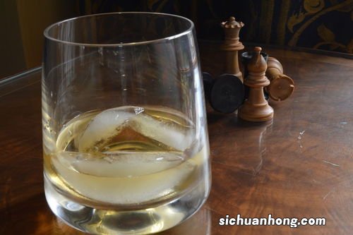 10斤白酒泡多少红豆杉