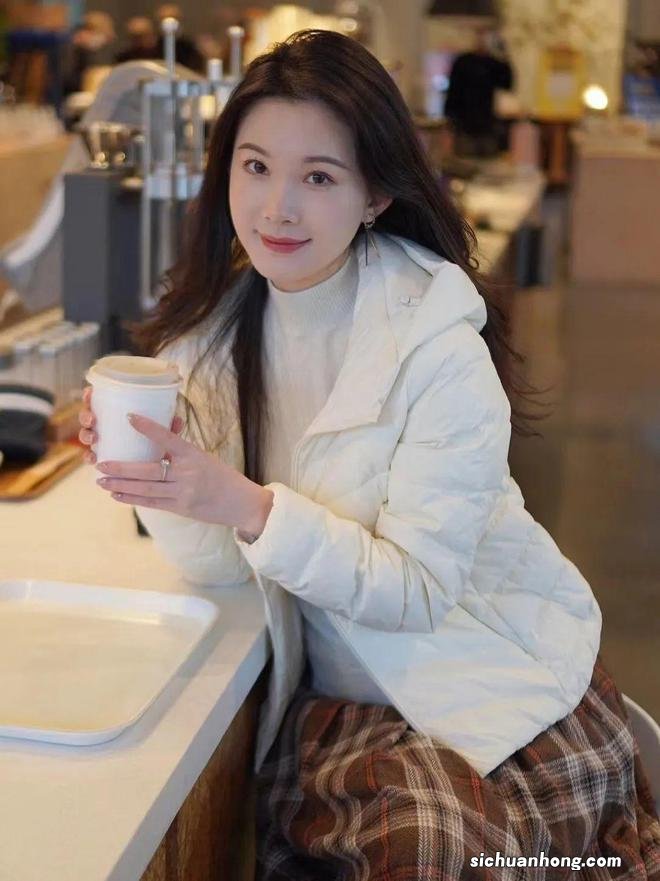 羽绒服里面穿什么?今年最流行这4款内搭,让你美爆整个冬!