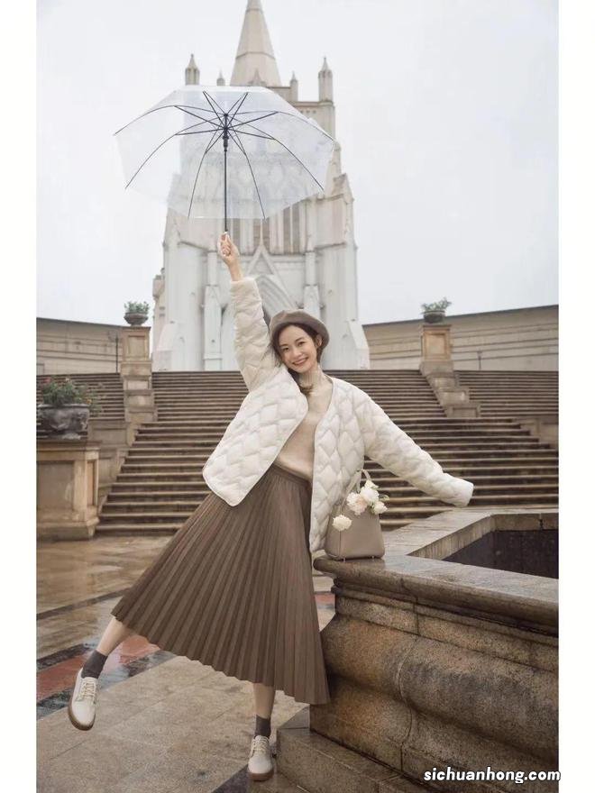 羽绒服里面穿什么?今年最流行这4款内搭,让你美爆整个冬!