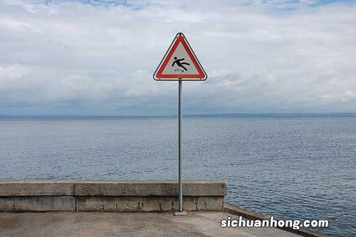 做梦掉水里了又爬上来