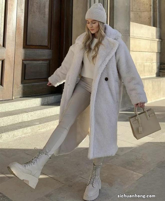 今年火了一种保暖穿法:衣塞裤、裤塞靴!时髦又保暖