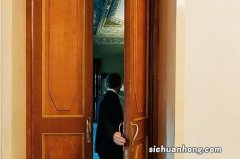 女人梦到家里门被撬开什么意思