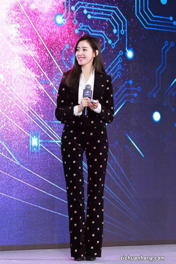 比打底裤更适合外穿的丝绒裤,有哪些优势?