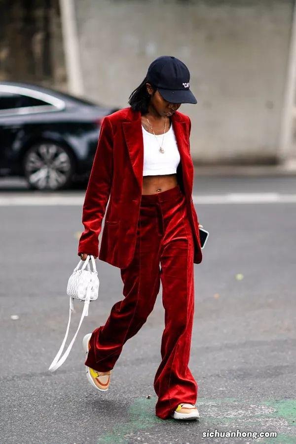 比打底裤更适合外穿的丝绒裤,有哪些优势?