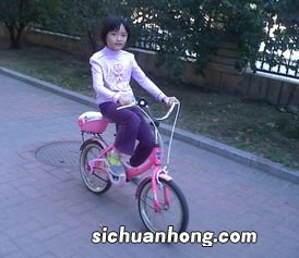 梦见骑自行车带人什么意思