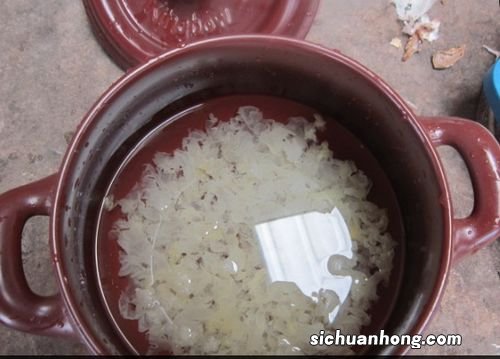 用紫砂锅煮银耳要多久
