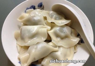 女人梦见锅里煮饺子