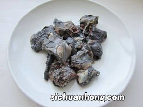 乌鸡茶树菇要熬多久