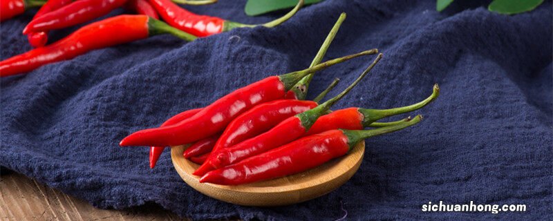 辣椒黄叶病害图片大全 辣椒苗叶子发黄怎么治