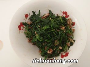 核桃仁用什么菜拌好吃