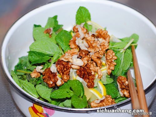 核桃仁用什么菜拌好吃