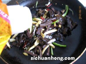 怎么炒猪血和豆腐干