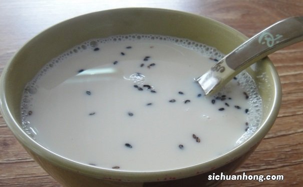 豆浆的哪些喝法是错误的?喝豆浆对哪些人有害?