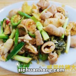 猪肠跟什么炒好吃