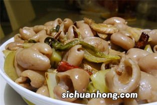 猪肠跟什么炒好吃