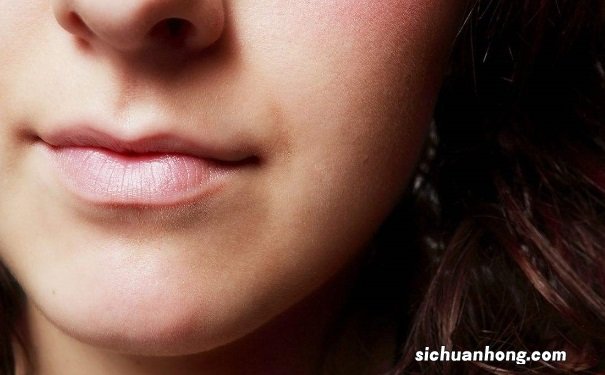 嘴唇干裂脱皮怎么办呢？护唇小贴士有哪些？