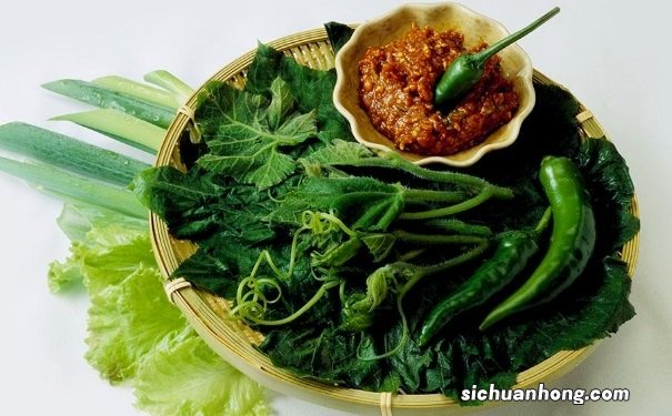 天然护肤的食物有哪些？吃什么食物对皮肤有益？