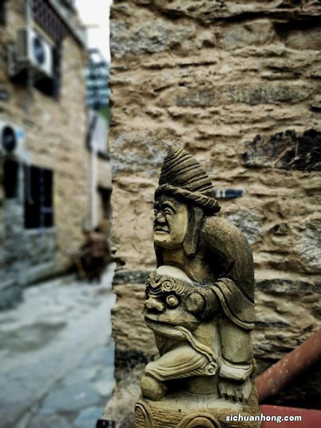 隐在川西的“冈仁波齐”!雪山下露营,游百户大藏寨、震中纪念馆