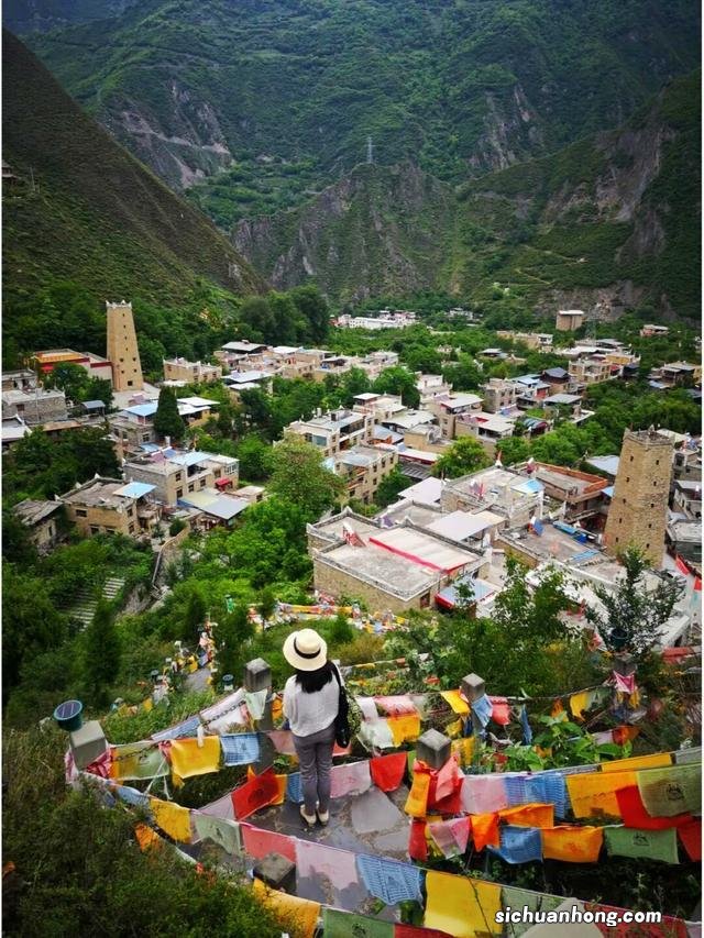 隐在川西的“冈仁波齐”!雪山下露营,游百户大藏寨、震中纪念馆