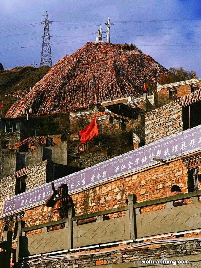 隐在川西的“冈仁波齐”!雪山下露营,游百户大藏寨、震中纪念馆