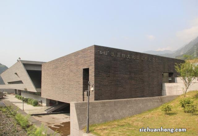 隐在川西的“冈仁波齐”!雪山下露营,游百户大藏寨、震中纪念馆