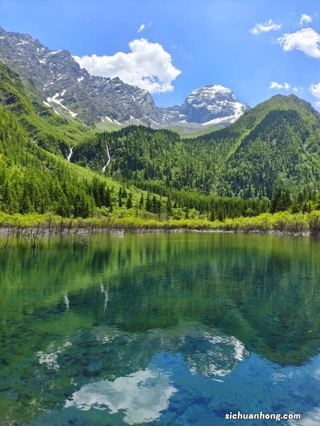 隐在川西的“冈仁波齐”!雪山下露营,游百户大藏寨、震中纪念馆