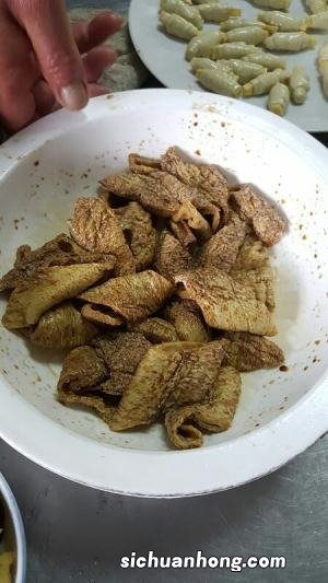 芋头烧大肠怎么做好吃