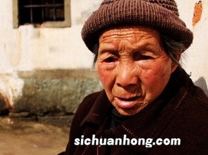梦见活着的奶奶去世自己哭醒