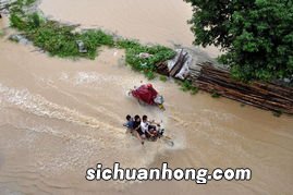 梦见洪水淹没道路