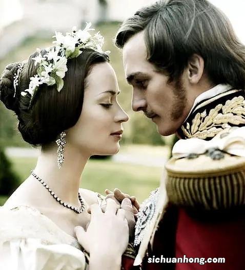 维多利亚女王：第一个穿着白色婚纱出嫁的新娘，拯救了霍尼顿蕾丝