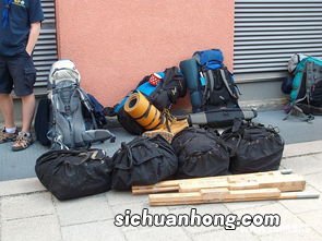 梦见车从高处掉下去了人没事