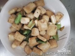 小葱吵豆腐怎么做