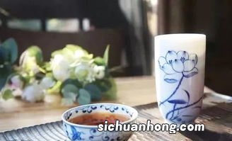 跑过茶叶的杯子上有白点是什么原因